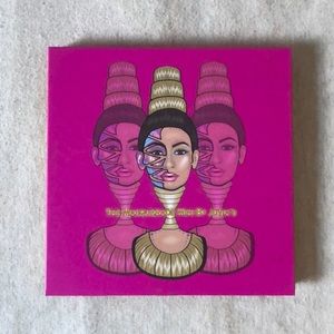 Nubians place Masquerade palette MINI